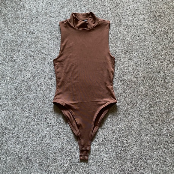 Forever 21 Tops - NWOT Forever 21 Mock Neck Bodysuit